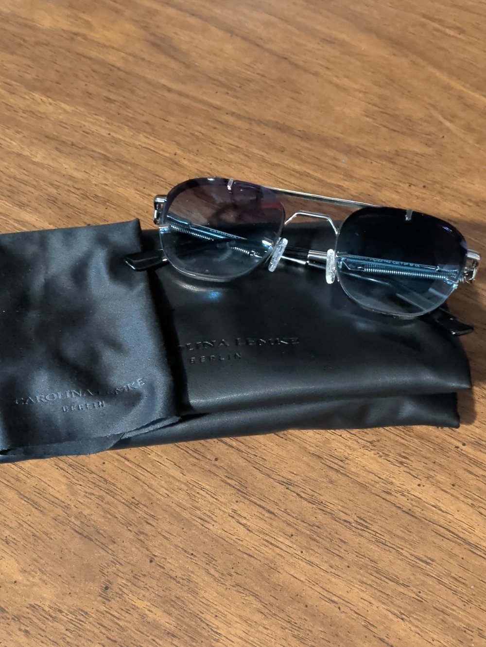 Carolina Lemke Men's Blue Gradient Aviator Sunglasses
